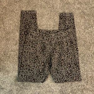 [Sundry] Gray/Black Leopard Leggings - Size XS